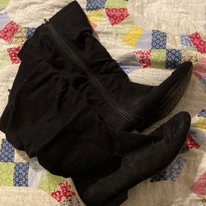 Suede slouchy boots
